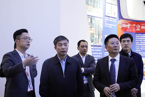 工信部装备司副司长罗俊杰一行莅临诺力股份调研指导